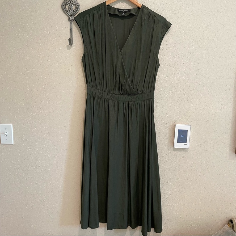 Banana Republic Short Sleeve Wrap Dress Mallard Green